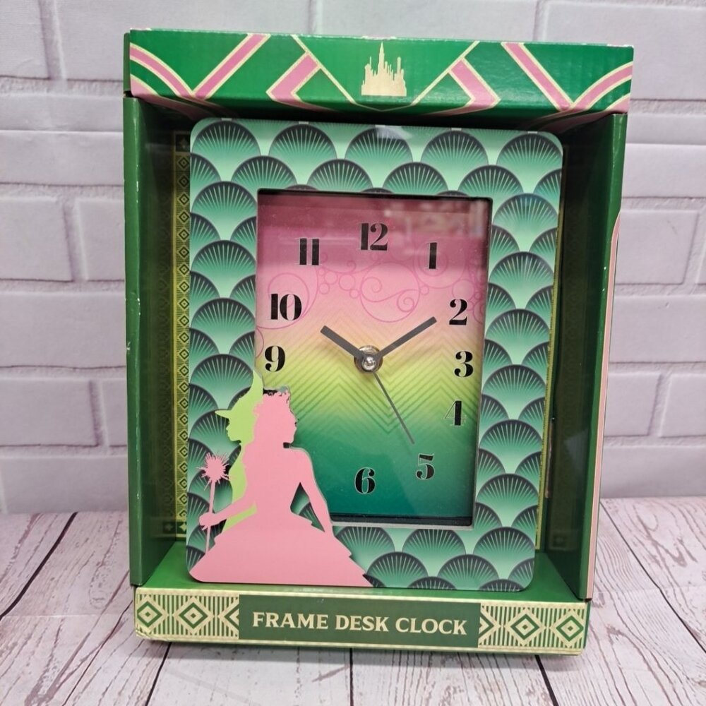 Universal Studios Movie Wicked Frame Desk Clock Elpheba and‎ Glinda New In Box